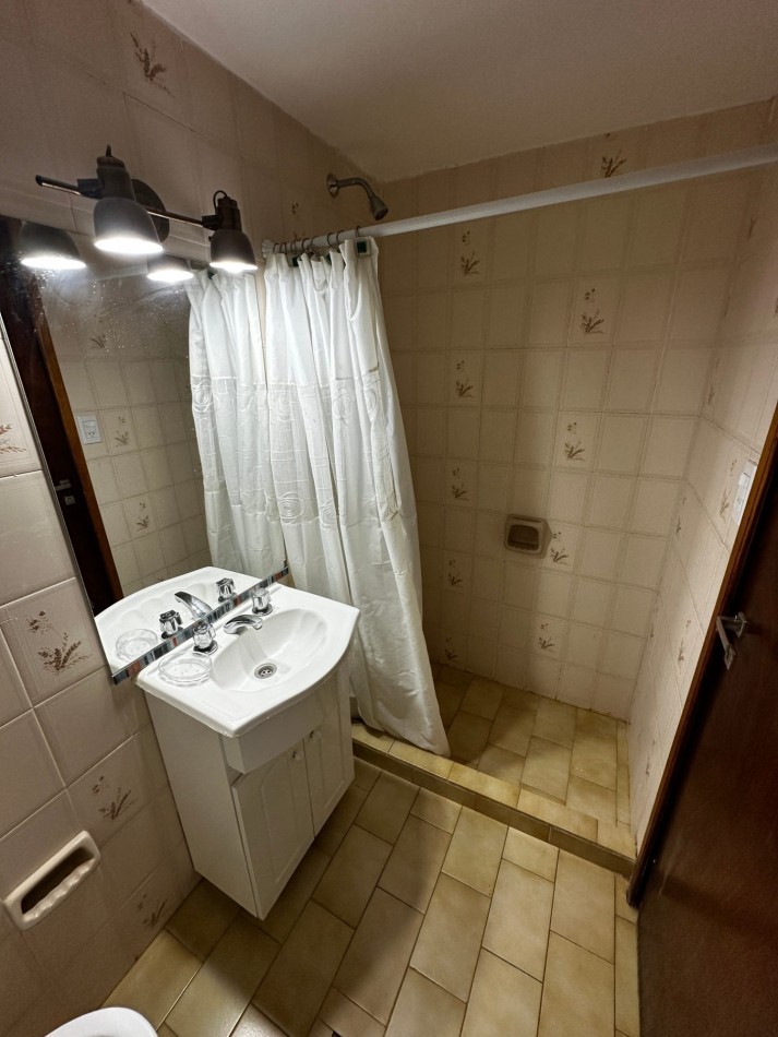 Dpto. en Alquiler Anual - Edificio PALMERAS III - Av. 1 e/114 y 115 - Villa GesellAlquiler Anual