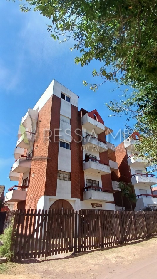 Venta de Monoambiente a una Cuadra del Mar en Villa Gesell: ¡Tu Refugio Costero te Espera!