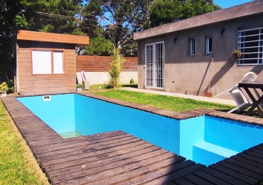 VENTA CASA CON 3 DPTOS EN ZONA GOLF DE VILLA GESELL