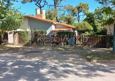 Casa PH en venta con 2 departamentos - Paseo 115 e/7 y 8 - Villa Gesell