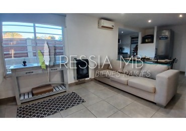VENTA DE CASA + 3 DPTOS TODO EN BLOCK - AV. 18 Y PASEO 101 - VILLA GESELL