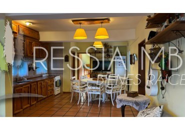CASA EN VENTA EN TERRENO MULTIFAMILIAR- HOTELERO - Paseo 118 e/1 y 2 - Villa Gesell