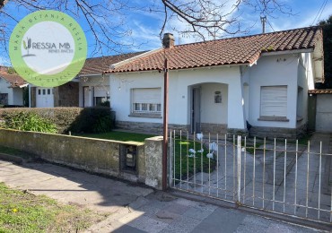 Casa en Venta - 2 dormitorios  - Barrio Jorge Newbery - Canada N° 2029 - Mar del Plata