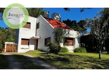 Casa en venta - 4 amb. en Barrio Norte / Barrio Norte (Alameda 206 y Calle 307) - Permuto en CABA por menor valor