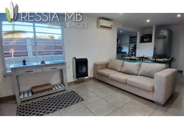 VENTA DE CASA + 3 DPTOS TODO EN BLOCK - AV. 18 Y PASEO 101 - VILLA GESELL