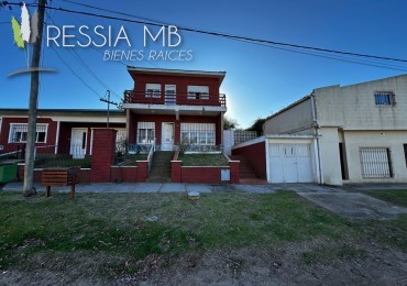 Duplex de 4 ambientes en venta con gas natural - Av. 7 e/104 y 105 - Villa Gesell