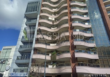 EN VENTA HERMOSO SEMIPISO DE 5 AMBIENTES EN EDIFICIO BUILDING EN LA PLATA