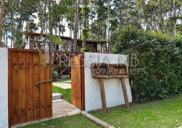 Destacada casa en venta sobre 3 lotes - Calle 35 entre Viña del Mar y Punta del Indio - Mar Azul