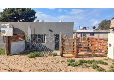 Casa a Estrenar de 3 ambientes en Venta Villa Gesell